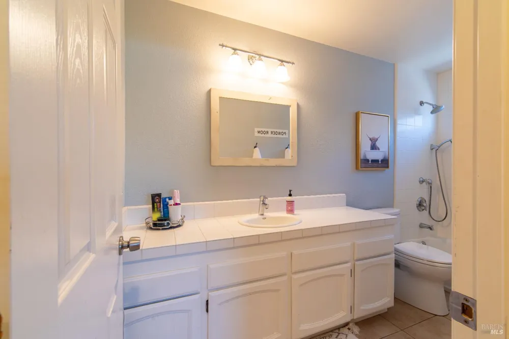 1119 Santa Cruz Way Rohnert Park, CA 94928