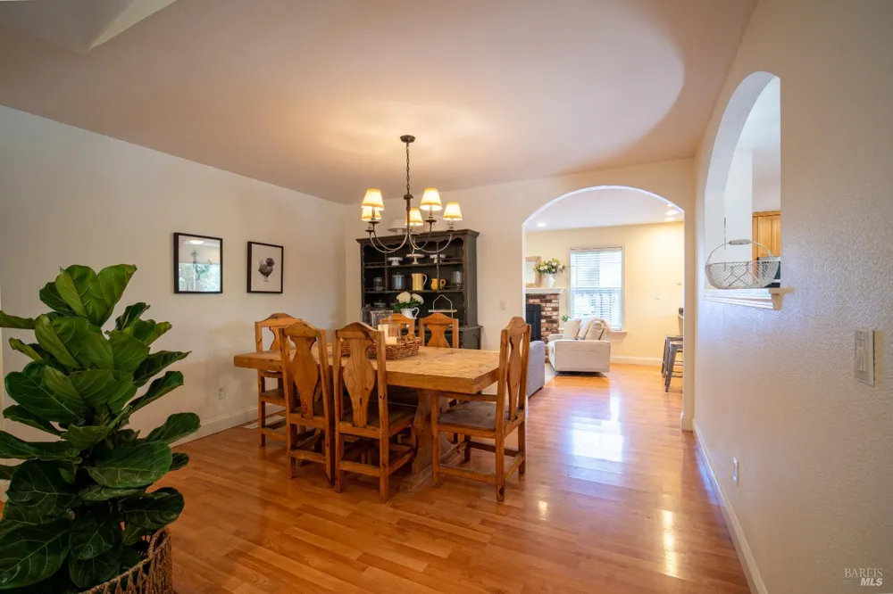 1119 Santa Cruz Way Rohnert Park, CA 94928
