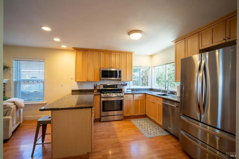 1119 Santa Cruz Way Rohnert Park, CA 94928
