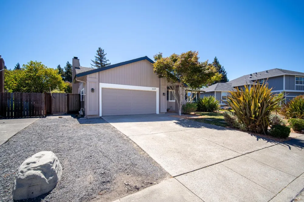 1119 Santa Cruz Way Rohnert Park, CA 94928