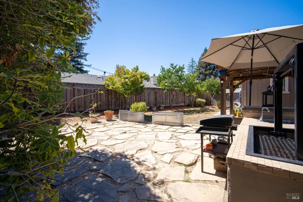 1119 Santa Cruz Way Rohnert Park, CA 94928