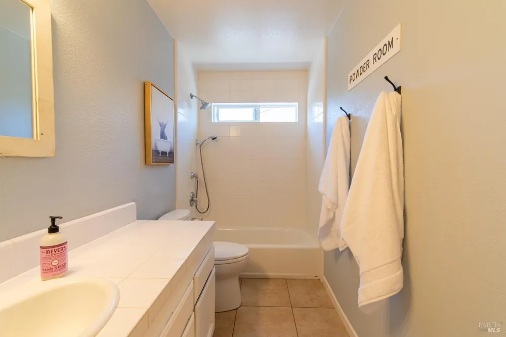 1119 Santa Cruz Way Rohnert Park, CA 94928