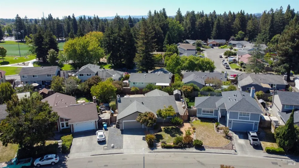 1119 Santa Cruz Way Rohnert Park, CA 94928