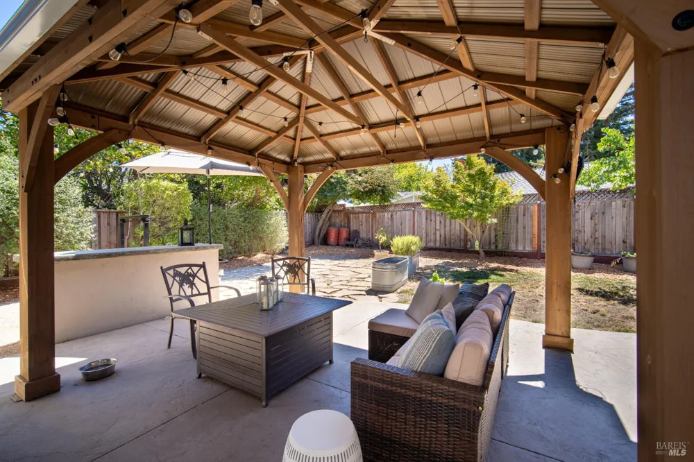 1119 Santa Cruz Way Rohnert Park, CA 94928