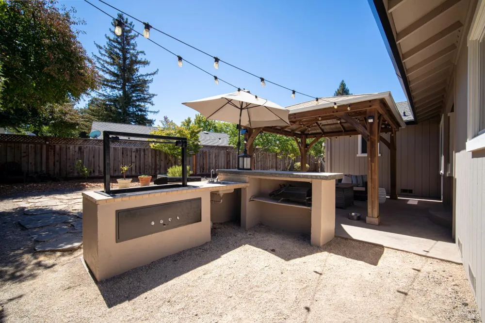 1119 Santa Cruz Way Rohnert Park, CA 94928
