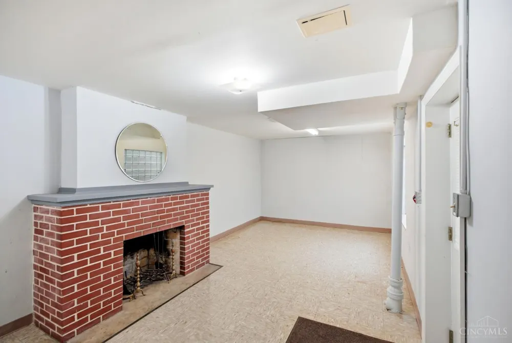5557 Fairwood Road Green, OH 45239