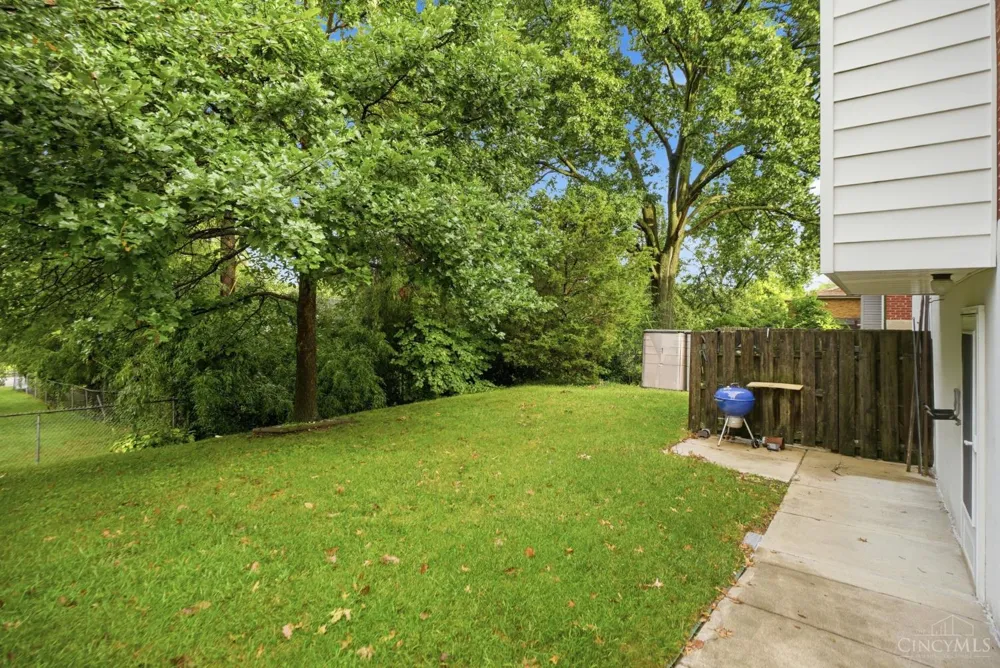 5557 Fairwood Road Green, OH 45239