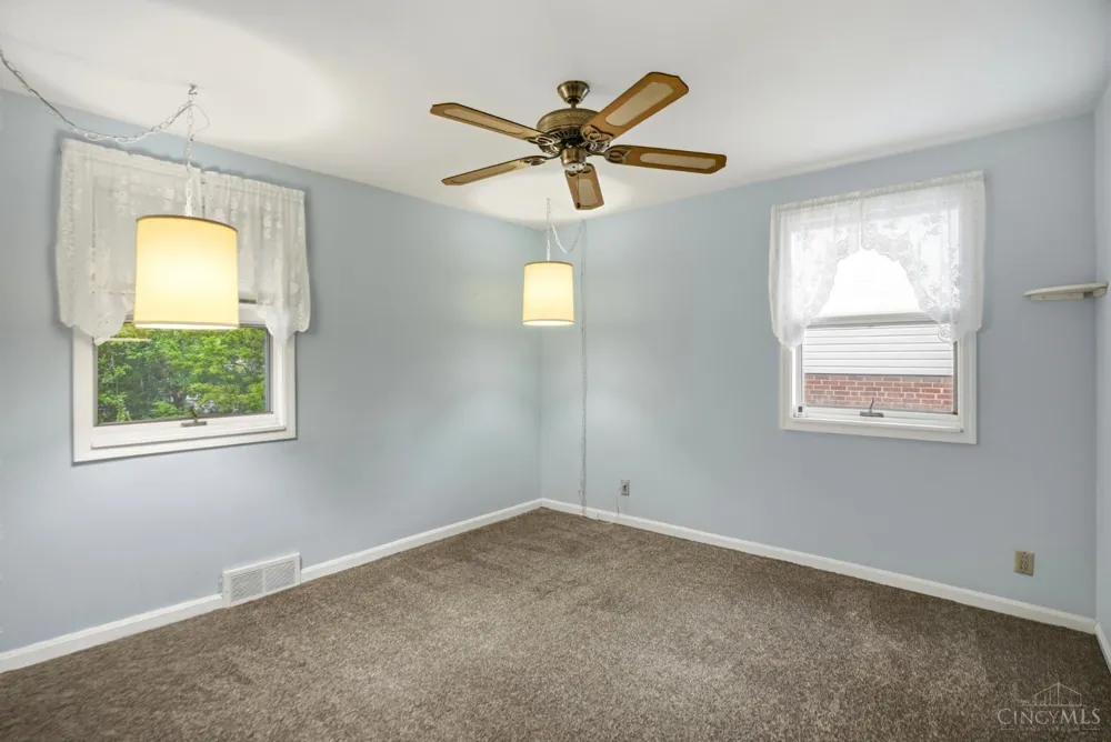 5557 Fairwood Road Green, OH 45239