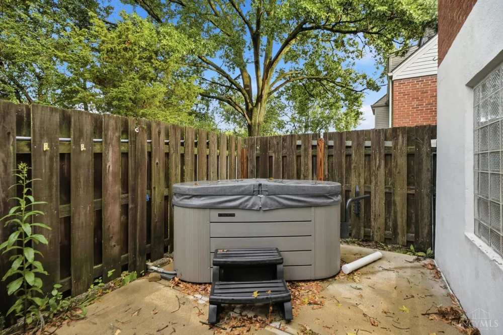 5557 Fairwood Road Green, OH 45239