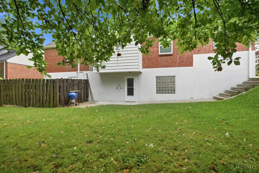 5557 Fairwood Road Green, OH 45239