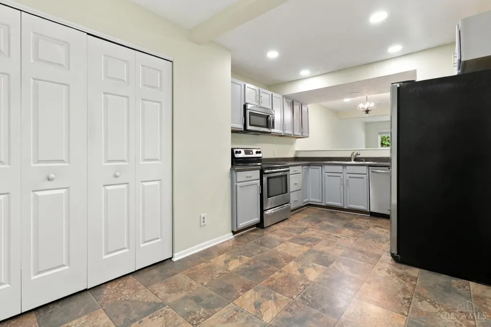 7576 Lake Pointe Hamilton, OH 45039