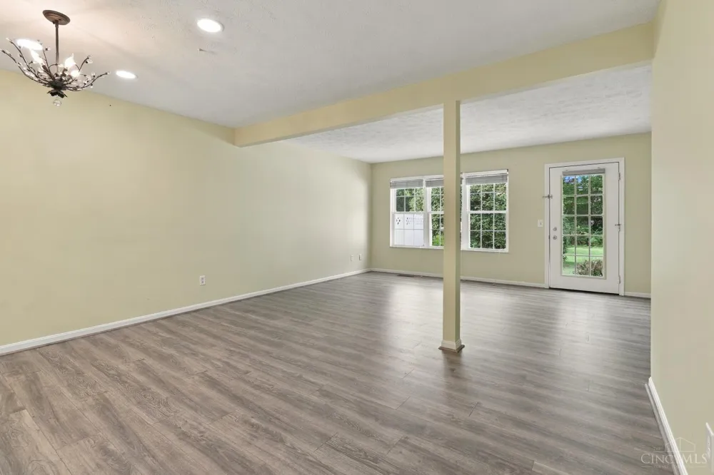 7576 Lake Pointe Hamilton, OH 45039
