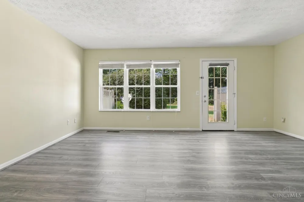 7576 Lake Pointe Hamilton, OH 45039