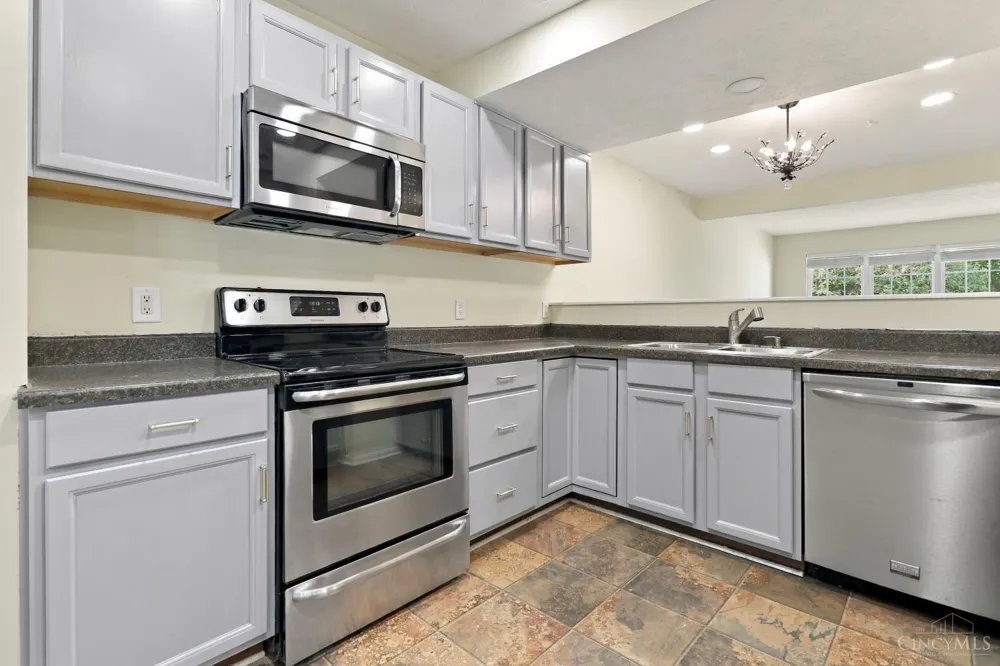 7576 Lake Pointe Hamilton, OH 45039