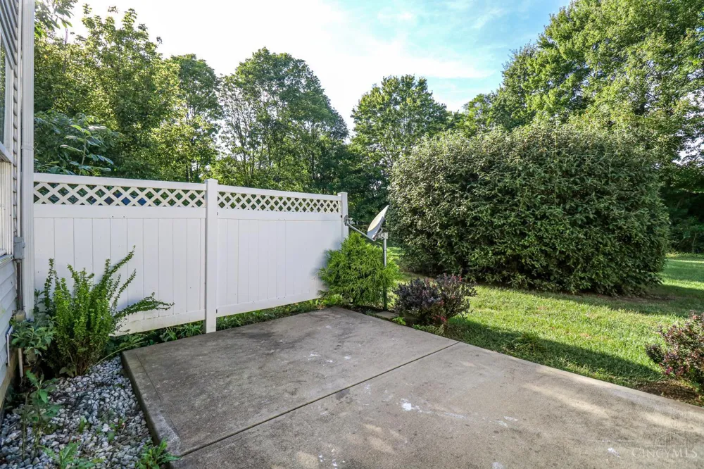 7576 Lake Pointe Hamilton, OH 45039