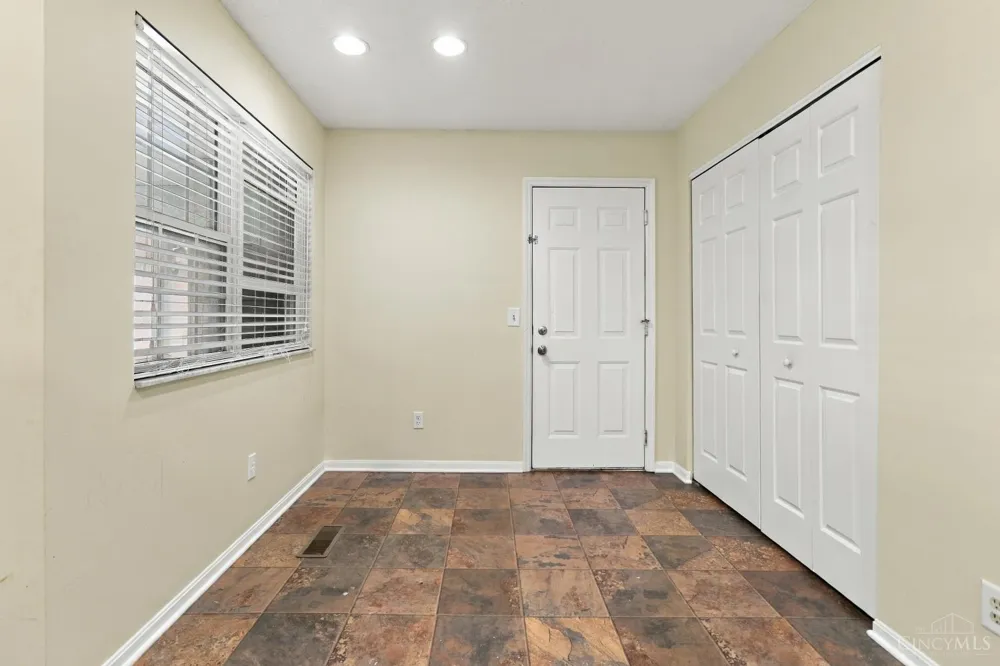 7576 Lake Pointe Hamilton, OH 45039