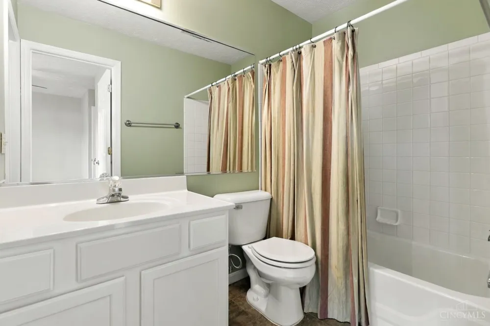 7576 Lake Pointe Hamilton, OH 45039