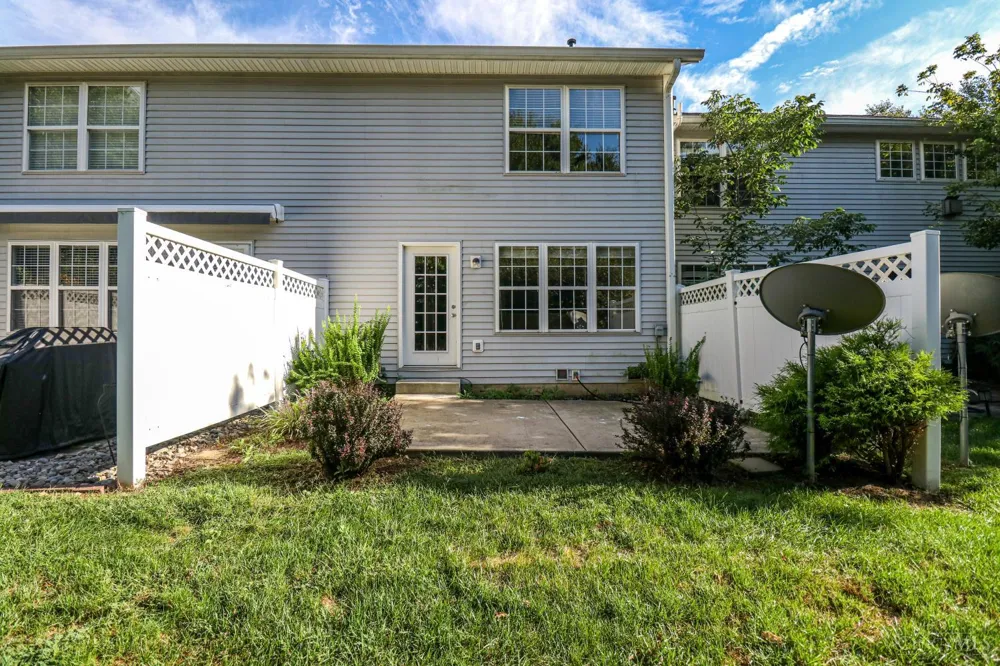 7576 Lake Pointe Hamilton, OH 45039
