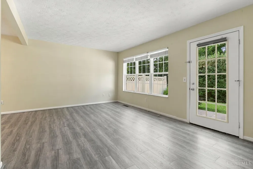 7576 Lake Pointe Hamilton, OH 45039