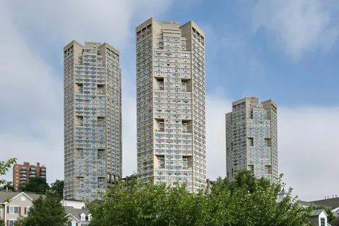 7004 BLVD EAST