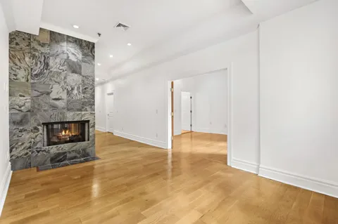 81 MONTGOMERY ST