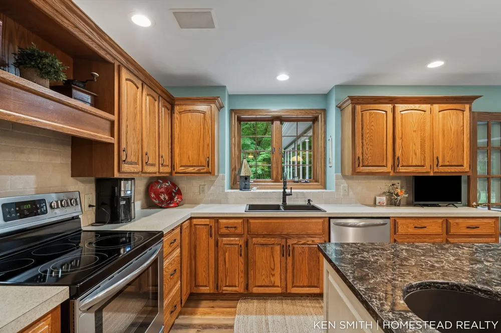 1876 Columbus Street Park Township, MI 49424