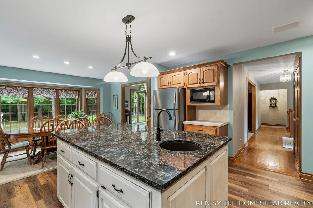 1876 Columbus Street Park Township, MI 49424