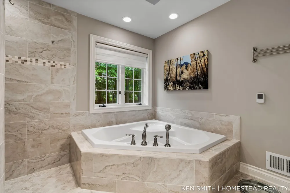 1876 Columbus Street Park Township, MI 49424