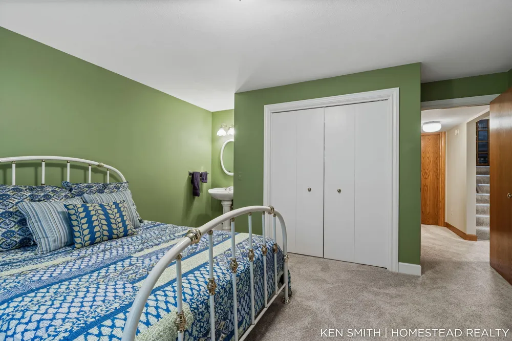 1876 Columbus Street Park Township, MI 49424