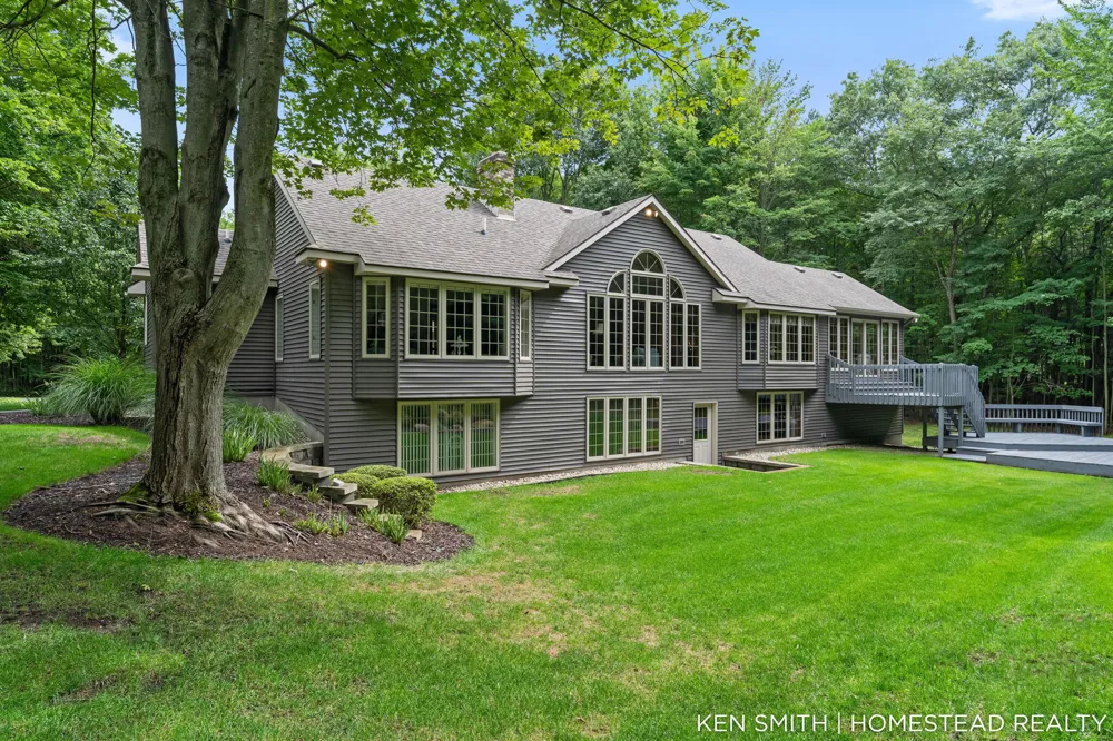 1876 Columbus Street Park Township, MI 49424