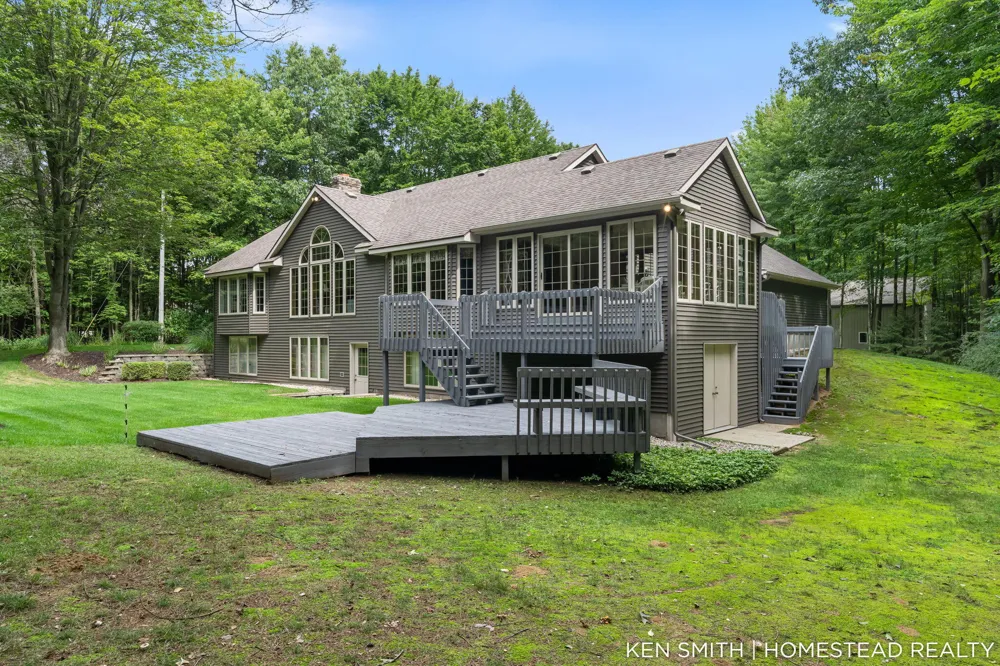1876 Columbus Street Park Township, MI 49424