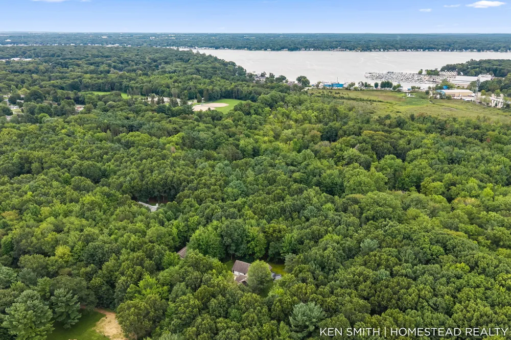 1876 Columbus Street Park Township, MI 49424