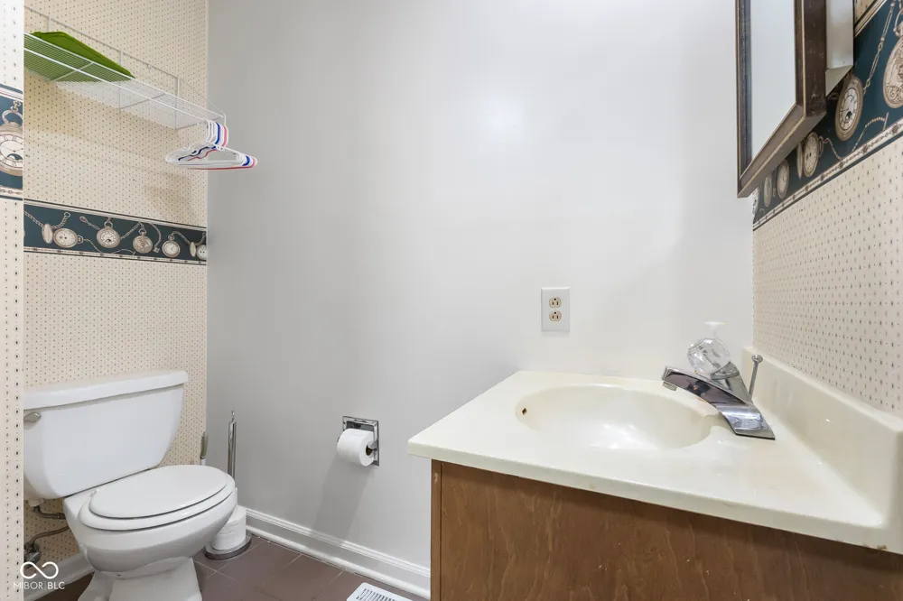 3519 Deerfield Place Columbus, IN 47203