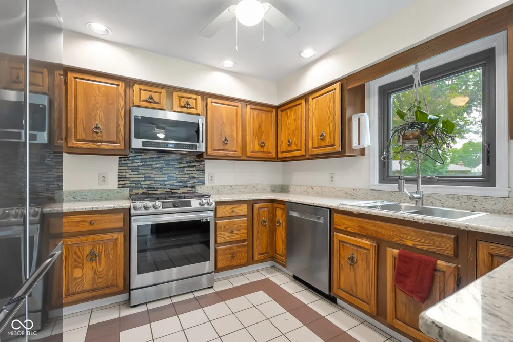 3519 Deerfield Place Columbus, IN 47203