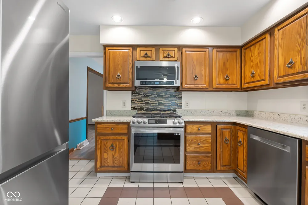 3519 Deerfield Place Columbus, IN 47203