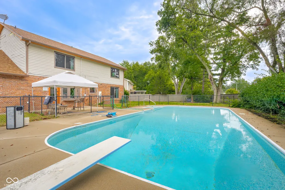 3519 Deerfield Place Columbus, IN 47203