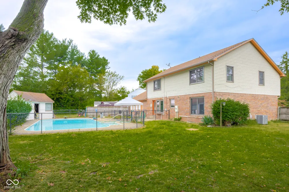 3519 Deerfield Place Columbus, IN 47203