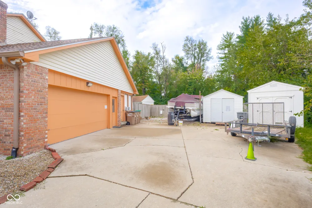 3519 Deerfield Place Columbus, IN 47203