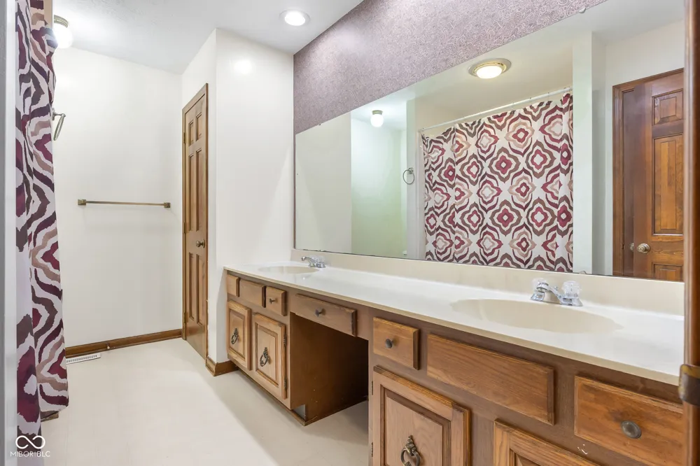 3519 Deerfield Place Columbus, IN 47203