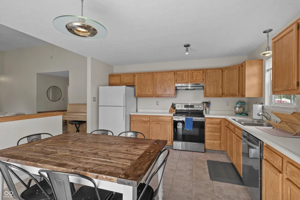 6039 Janel Circle Indianapolis, IN 46237