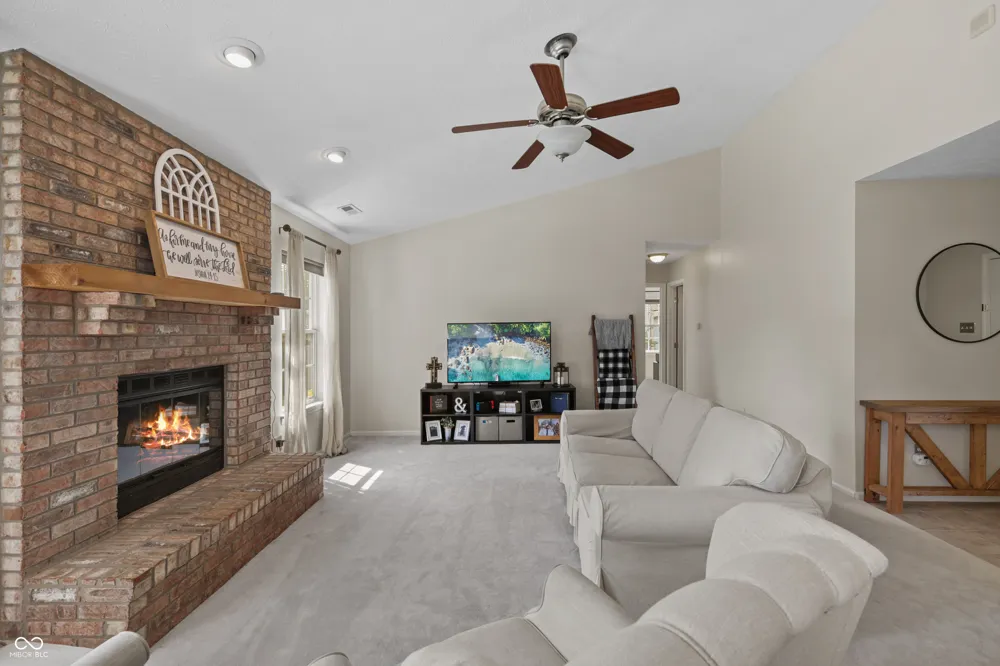 6039 Janel Circle Indianapolis, IN 46237