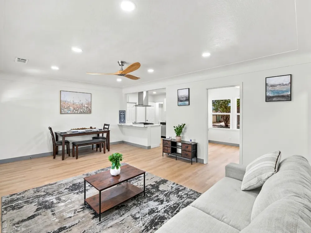 3525 Del Mar Fresno, CA 93704