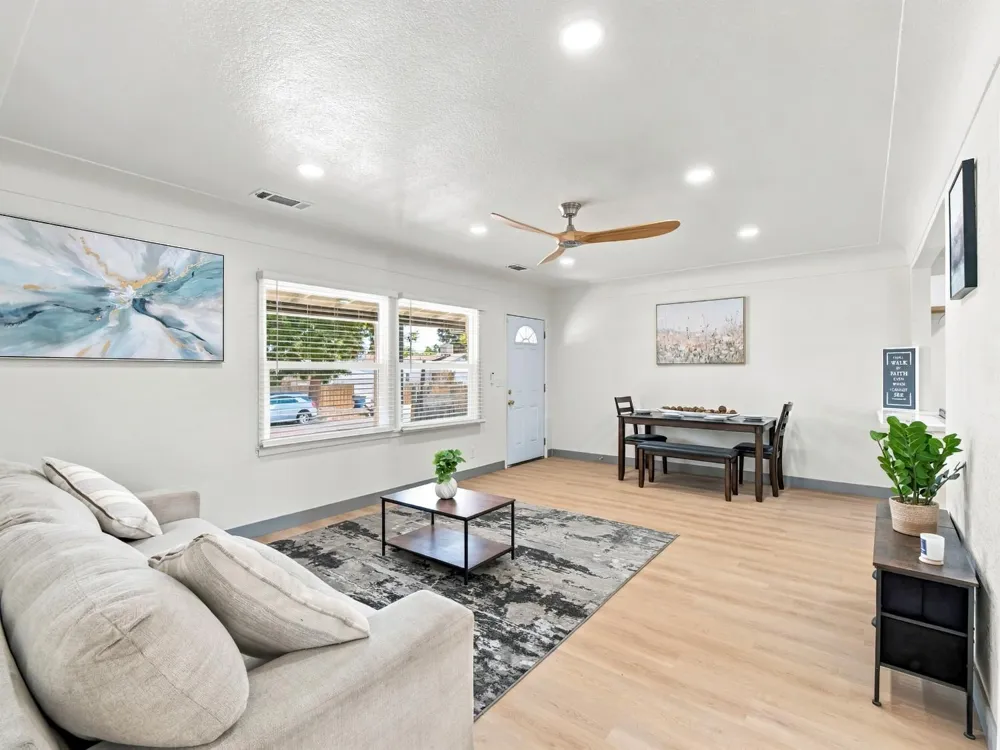3525 Del Mar Fresno, CA 93704