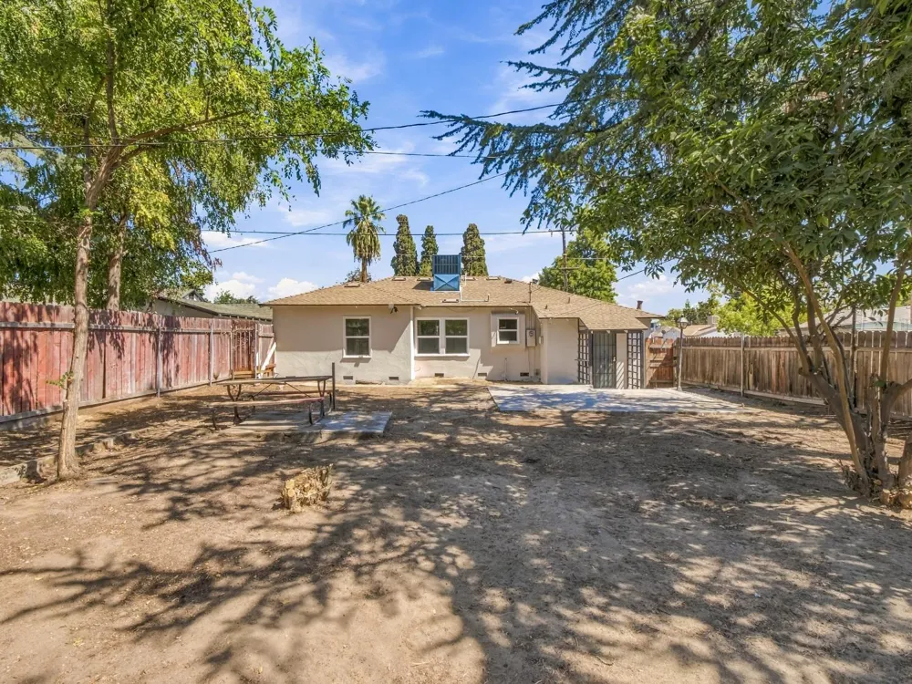 3525 Del Mar Fresno, CA 93704