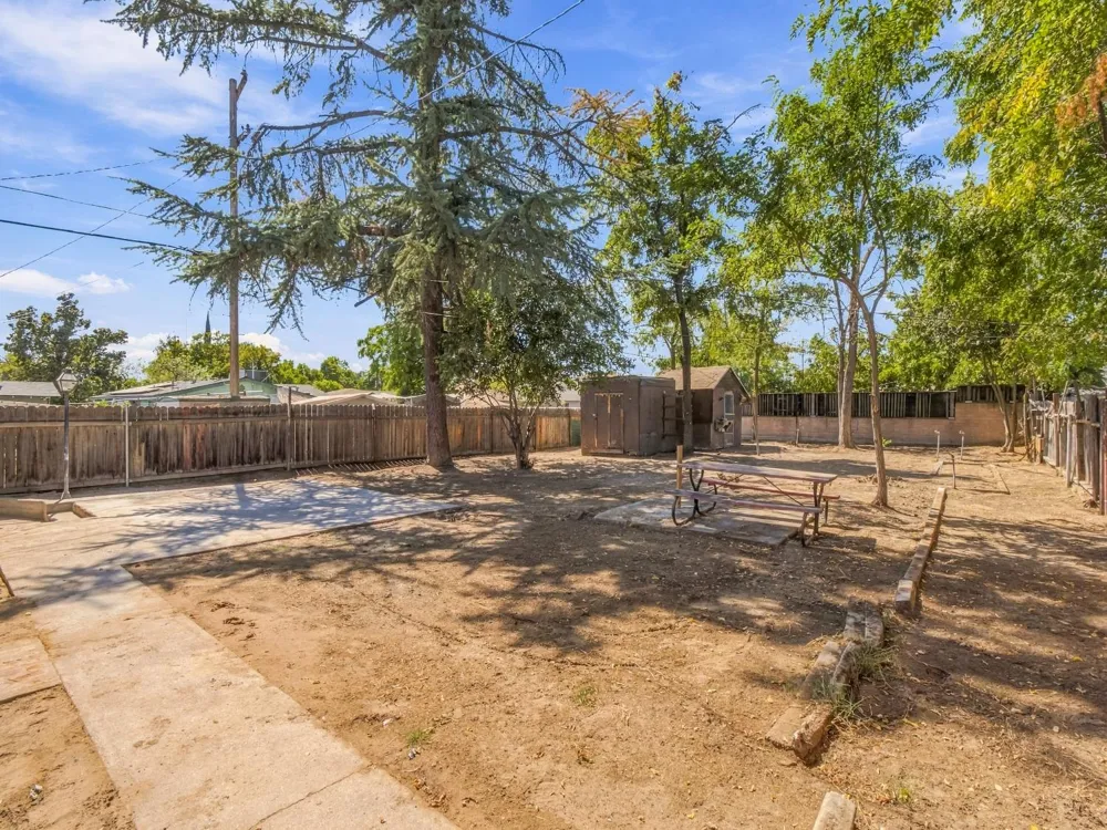 3525 Del Mar Fresno, CA 93704