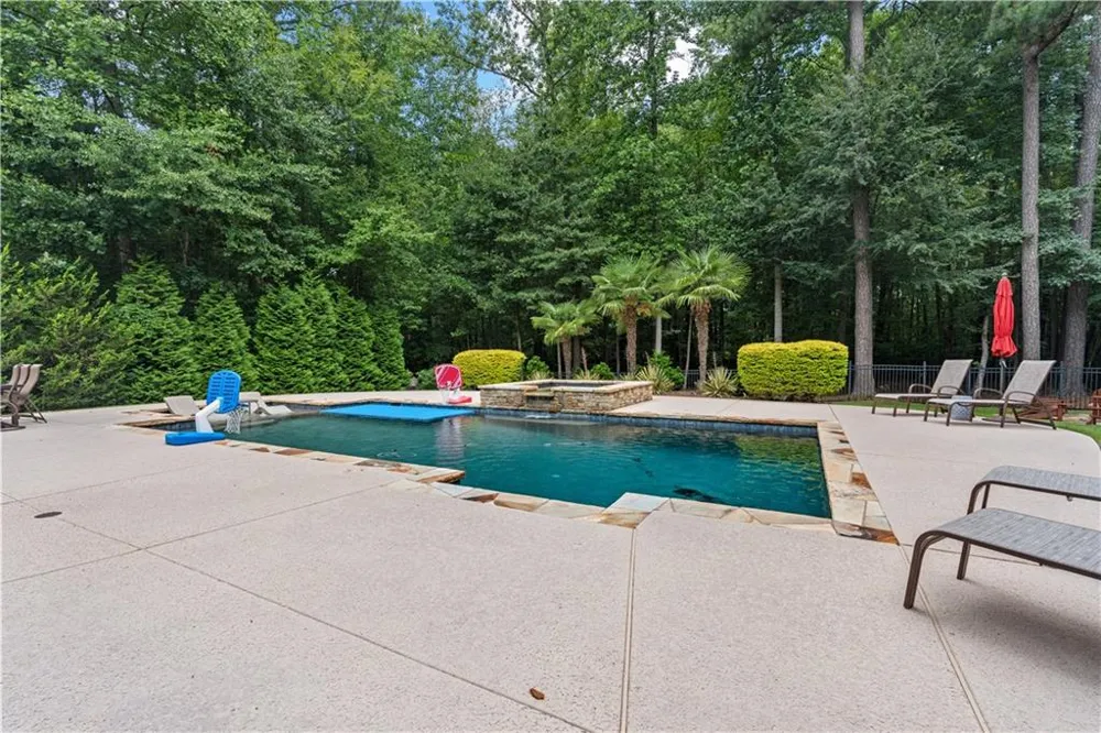 180 Ashborough Park Fayetteville, GA 30215