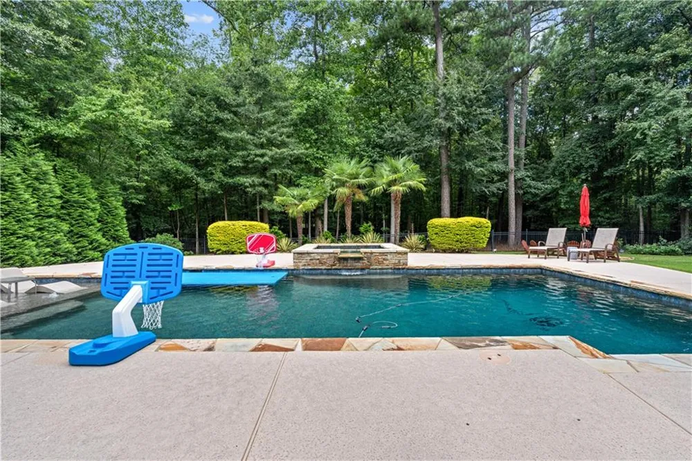 180 Ashborough Park Fayetteville, GA 30215