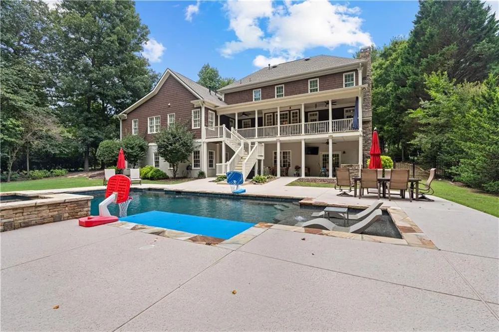 180 Ashborough Park Fayetteville, GA 30215