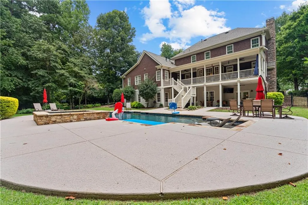 180 Ashborough Park Fayetteville, GA 30215