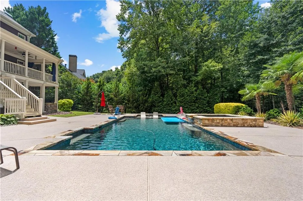 180 Ashborough Park Fayetteville, GA 30215